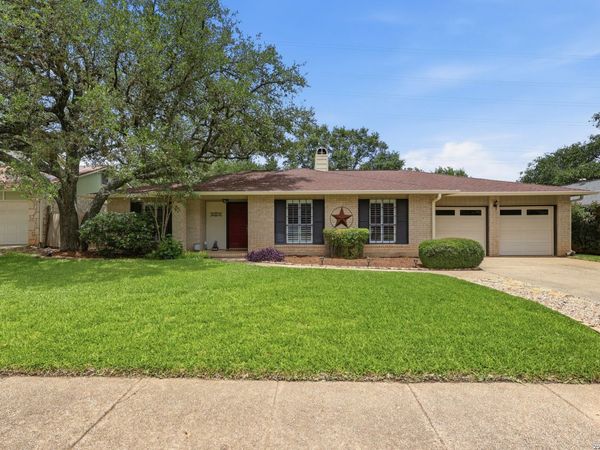 2207 OAK BND, San Antonio, TX 78259