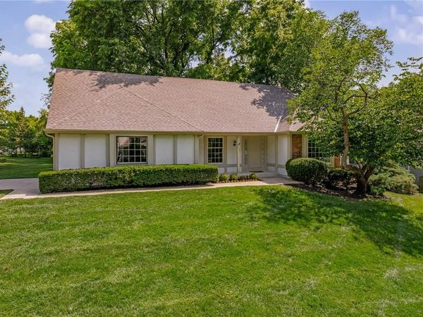 11701 W 101st Street, Overland Park, KS 66214