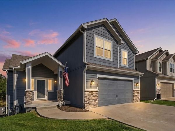 12621 CHARLOTTE Street, Kansas City, MO 64146