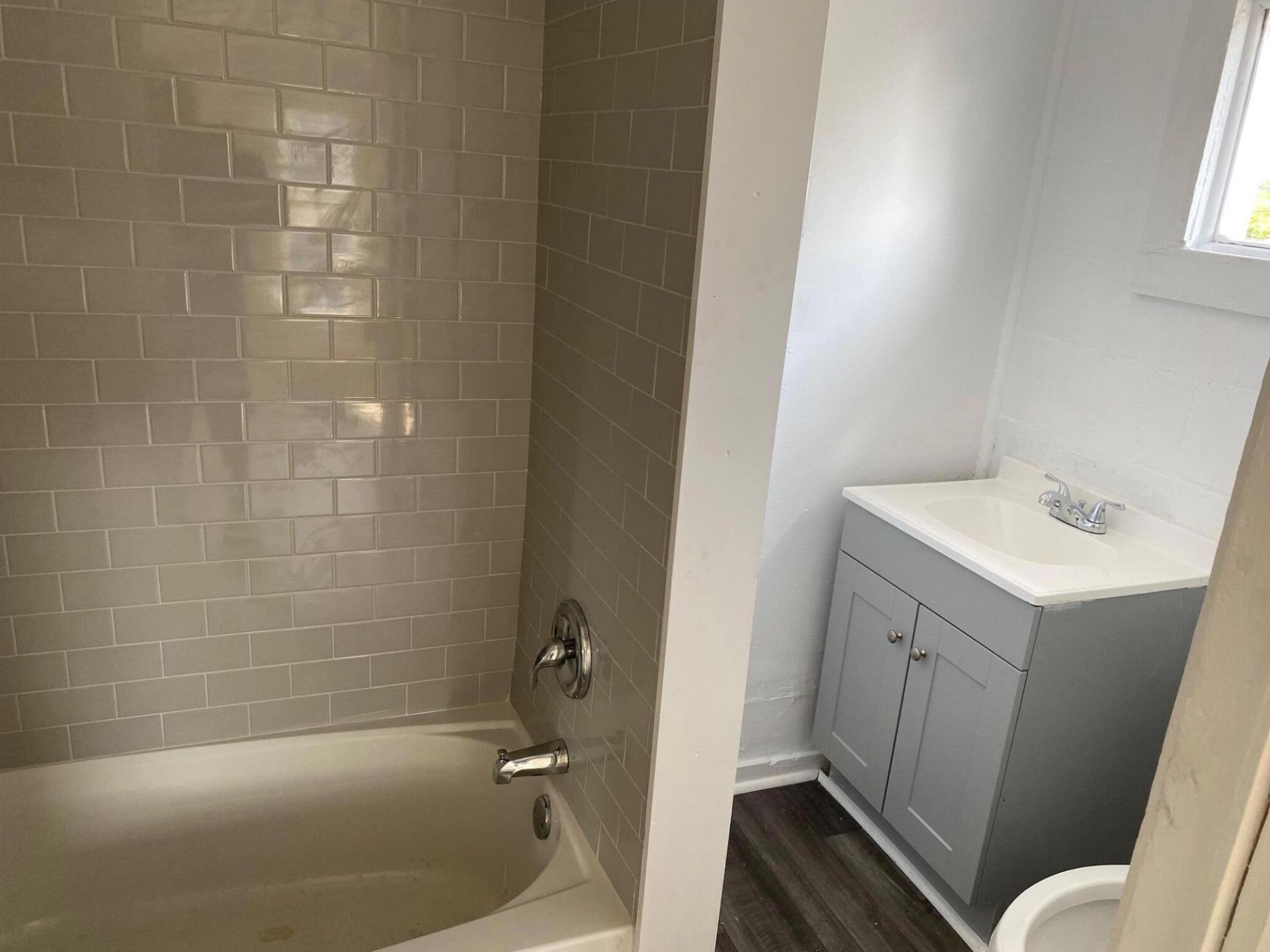 2229 Delano Street Photo 6