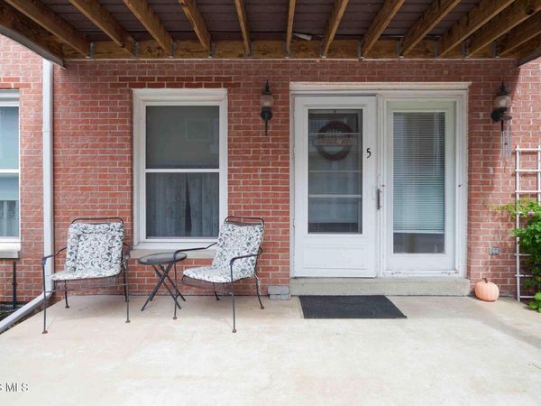 1932 Queenswood Drive , Findlay, OH 45840