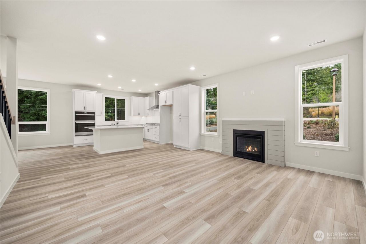 3975 Flat Top Drive , Bremerton, WA 98312