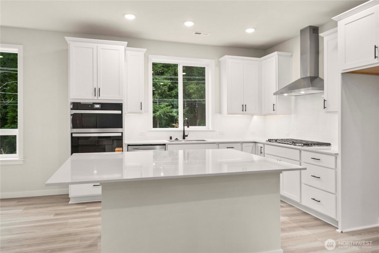3975 Flat Top Drive , Bremerton, WA 98312