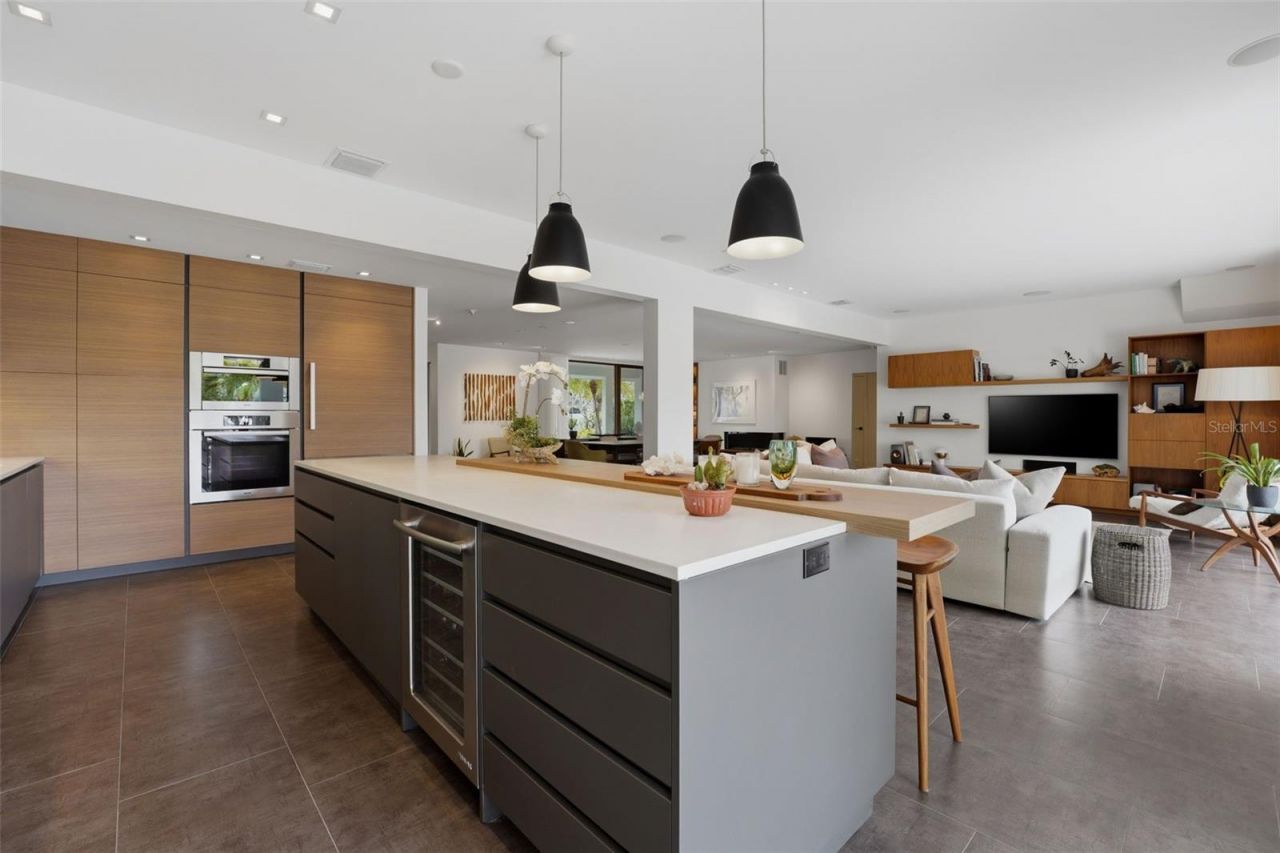 541 S Washington Drive, Sarasota, FL 34236 Photo