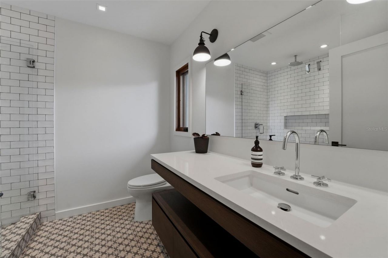 541 S Washington Drive, Sarasota, FL 34236 Photo