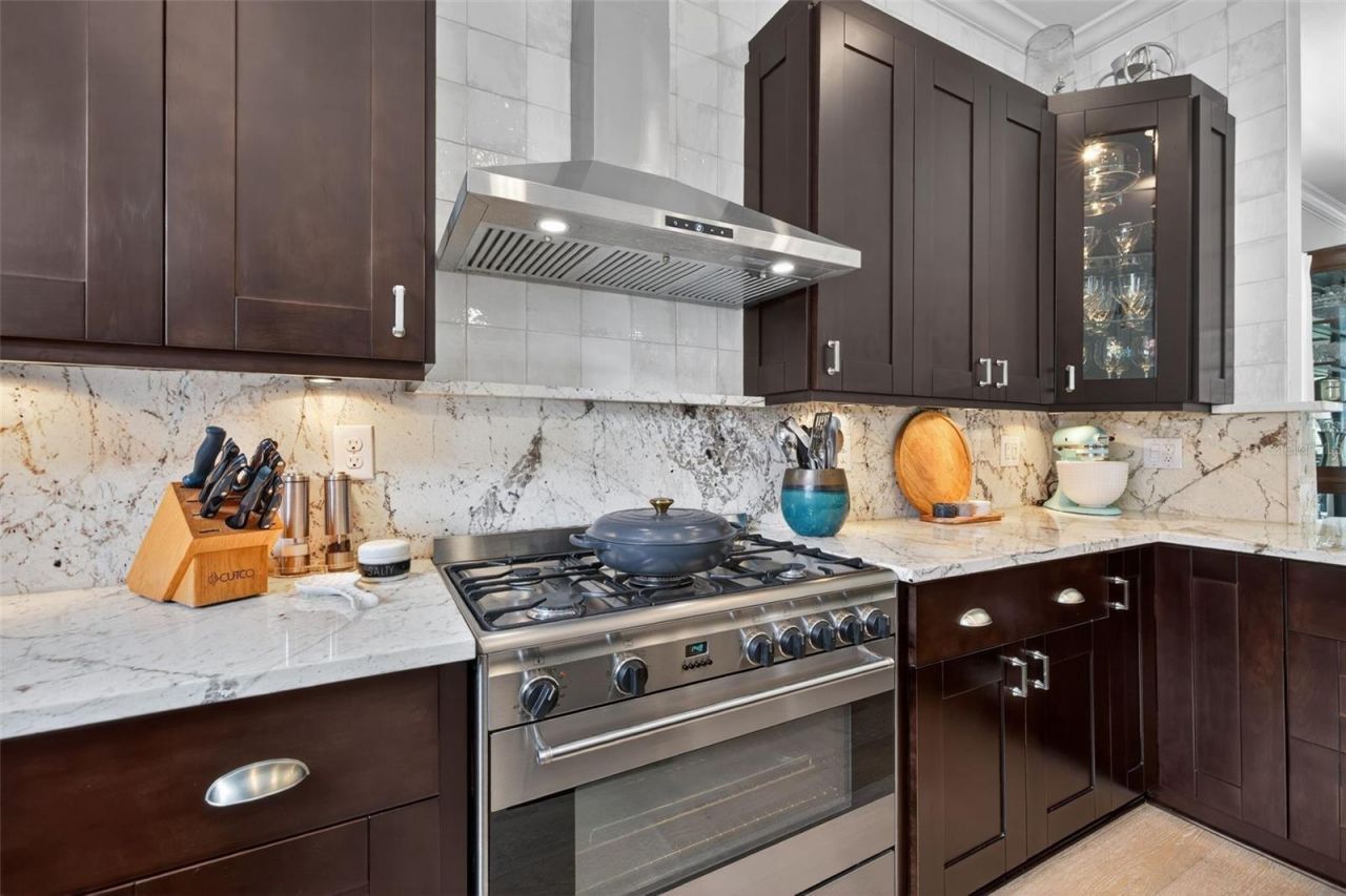 2319 7th Street N, Saint Petersburg, FL 33704 Photo