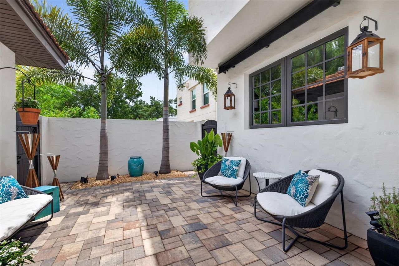 2319 7th Street N, Saint Petersburg, FL 33704 Photo