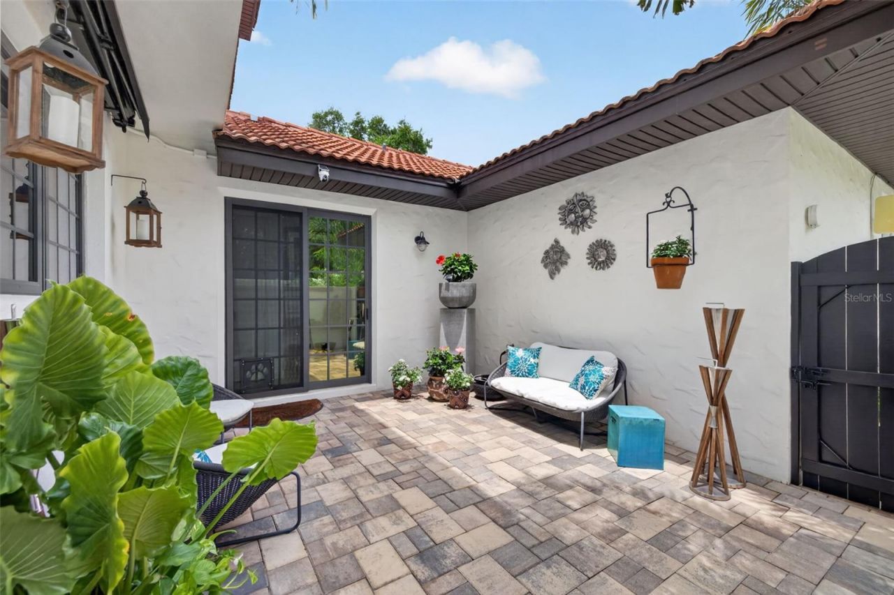 2319 7th Street N, Saint Petersburg, FL 33704 Photo