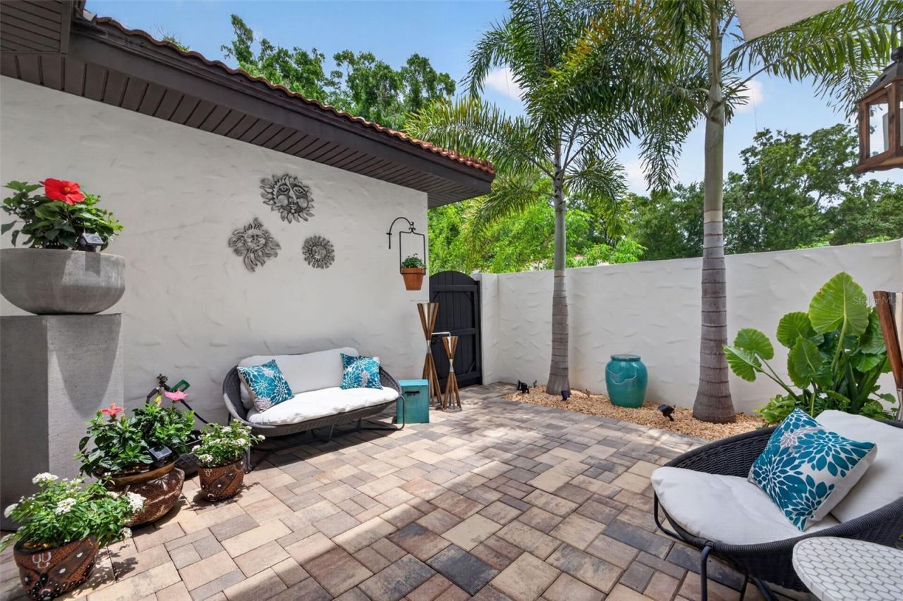 2319 7th Street N, Saint Petersburg, FL 33704 Photo