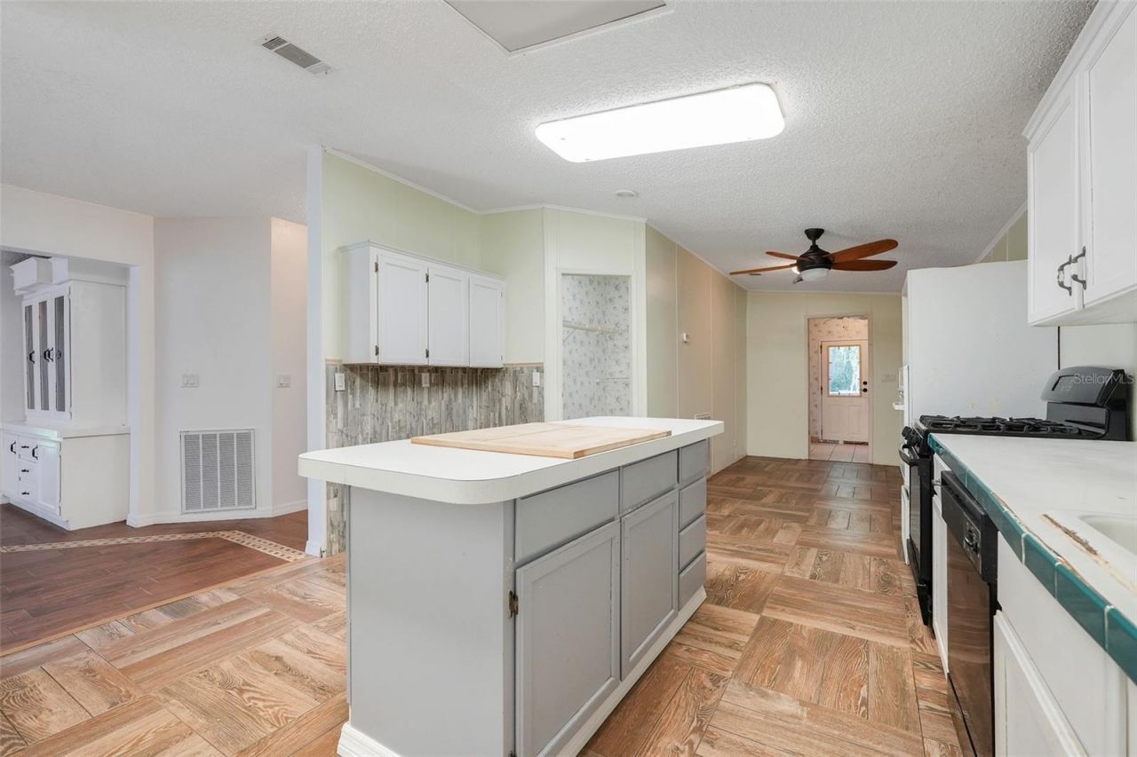 23449 Thomas Allen Road, Howey in the Hills, FL 34737 Photo