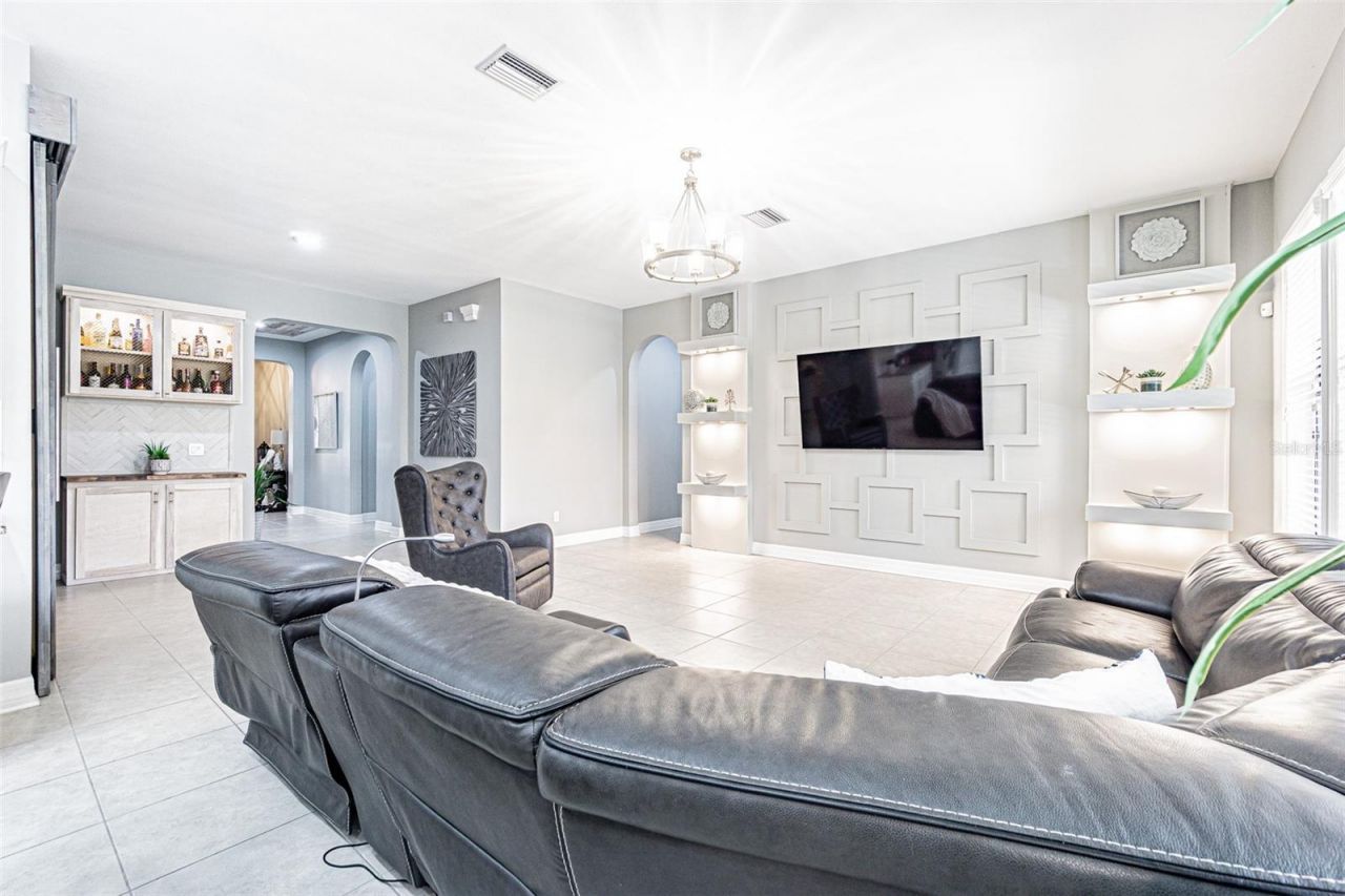2616 Milford Berry Lane , Tampa, FL 33618 Photo