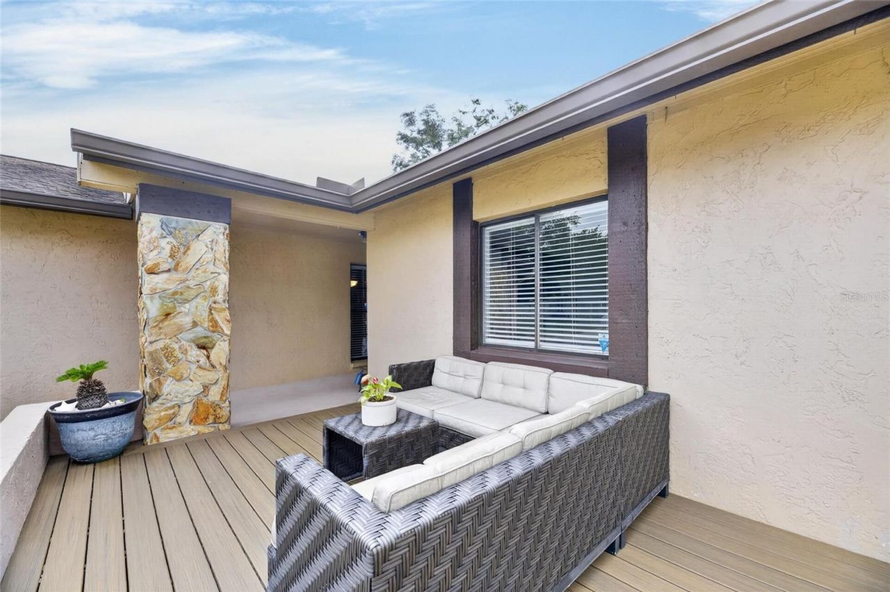 703 Isleton Drive , Brandon, FL 33511 Photo