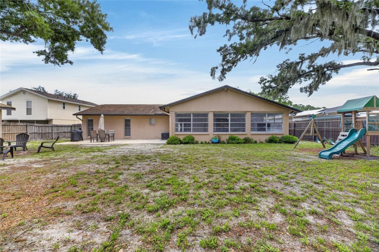 703 Isleton Drive , Brandon, FL 33511 Photo