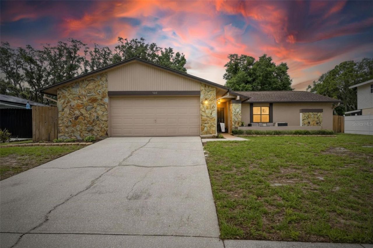 703 Isleton Drive , Brandon, FL 33511 Photo