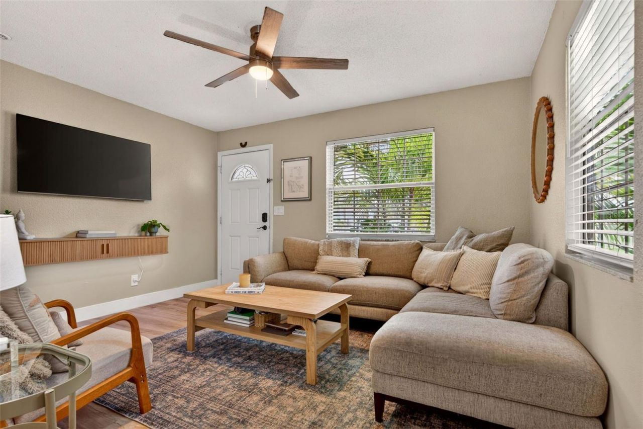 824 59th Ave Ne, Saint Petersburg, FL 33703 Photo