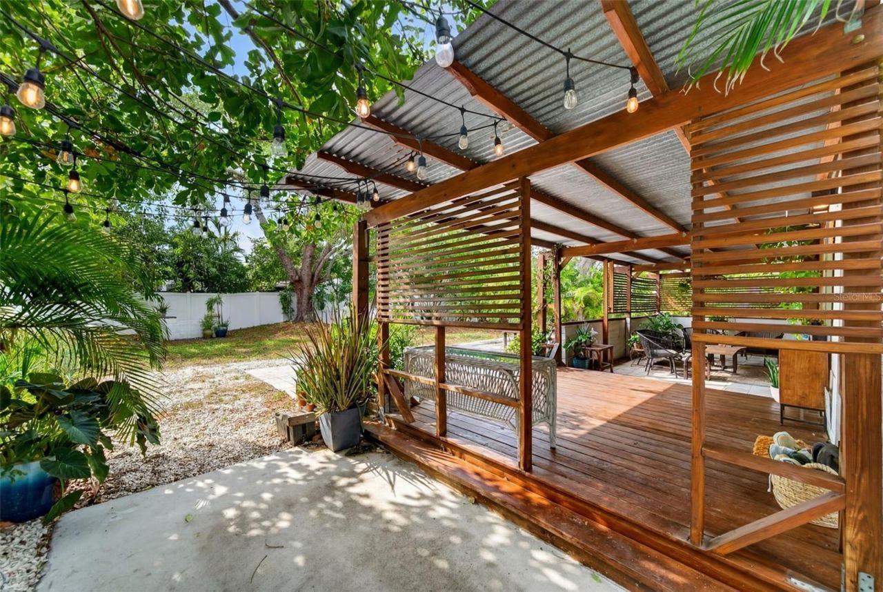 824 59th Ave Ne, Saint Petersburg, FL 33703 Photo