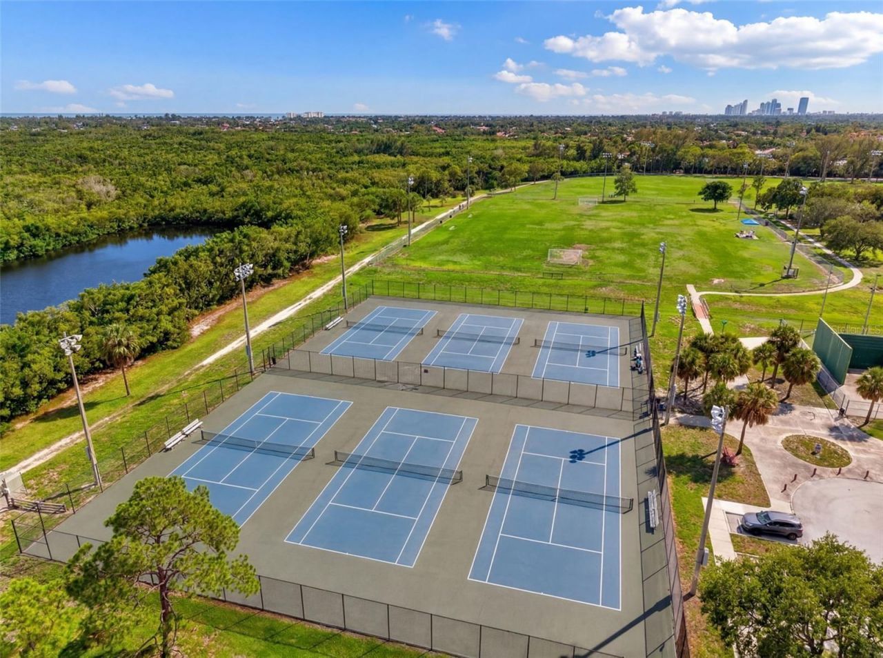 824 59th Ave Ne, Saint Petersburg, FL 33703 Photo