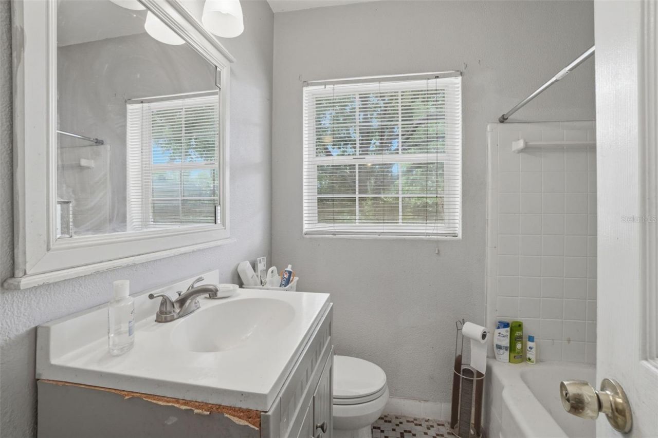 301 Verbena Drive, Orlando, FL 32807 Photo