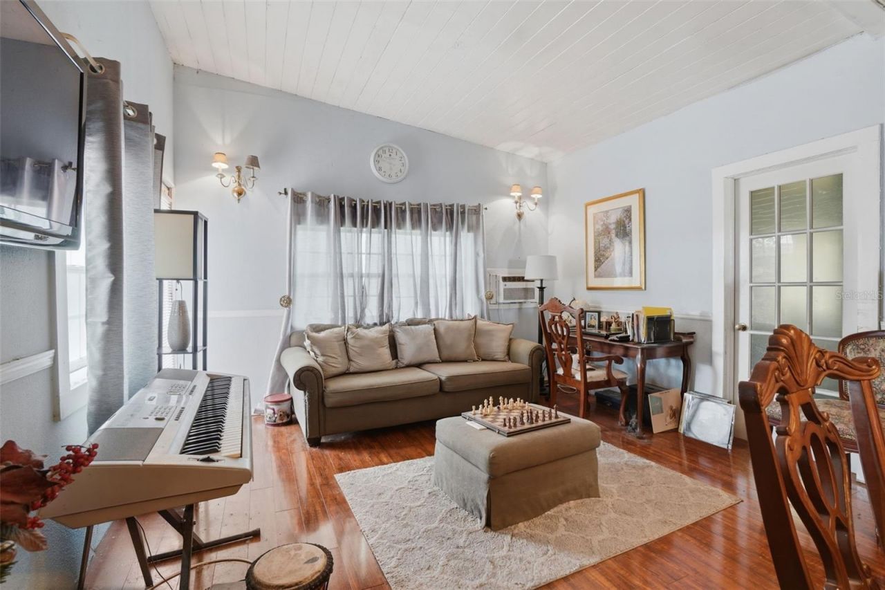 301 Verbena Drive, Orlando, FL 32807 Photo