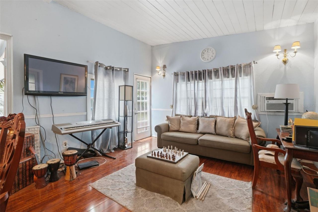 301 Verbena Drive, Orlando, FL 32807 Photo