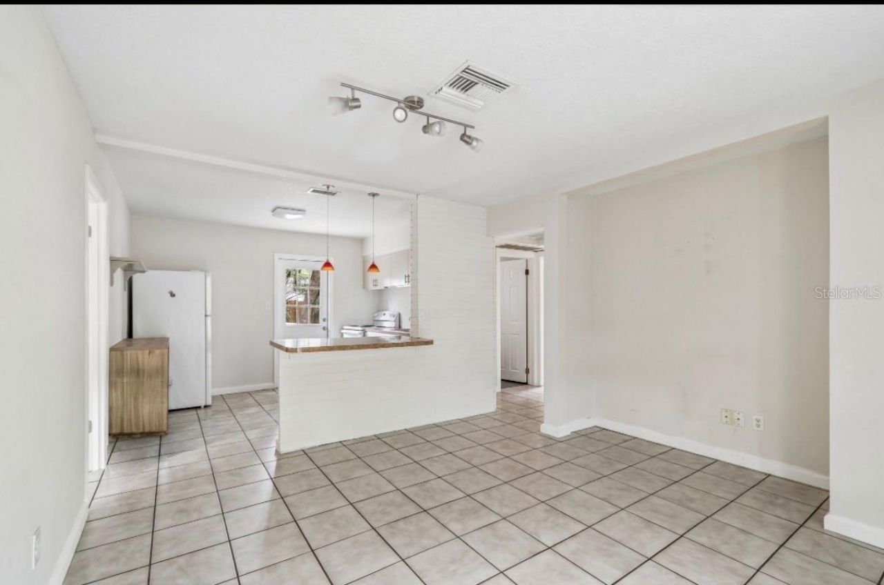 930 Montrose Boulevard N, Saint Petersburg, FL 33703 Photo