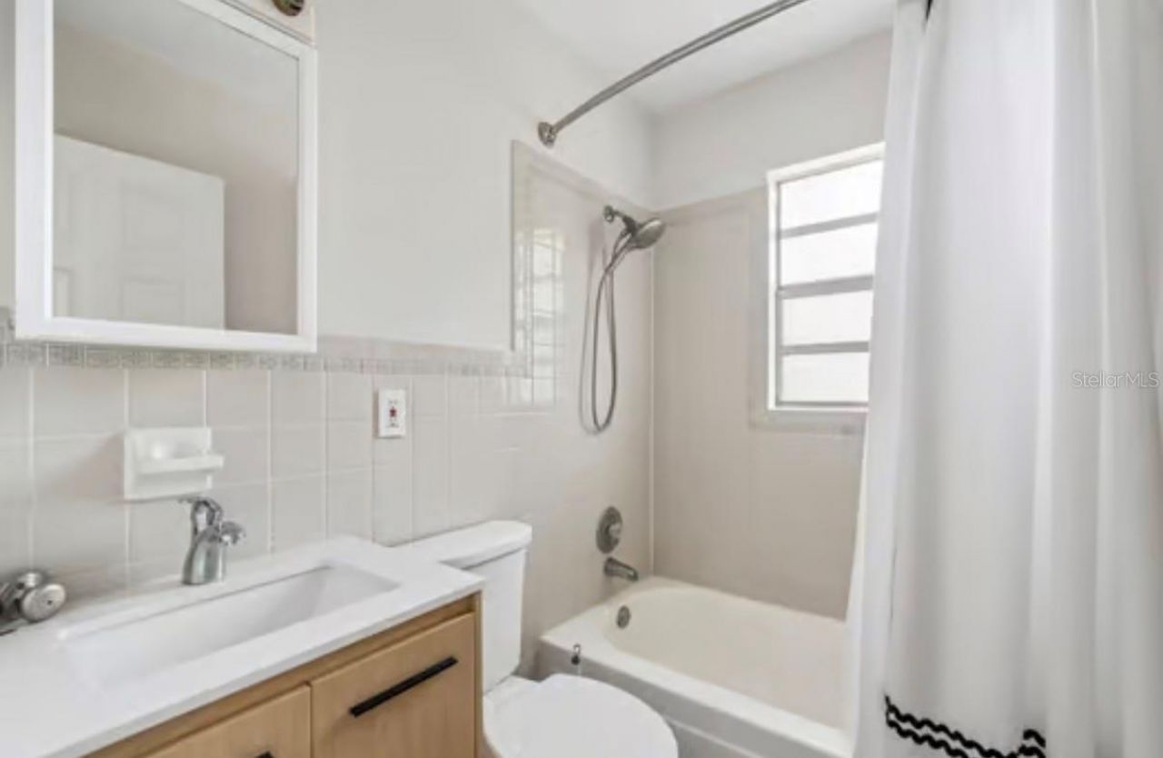 930 Montrose Boulevard N, Saint Petersburg, FL 33703 Photo