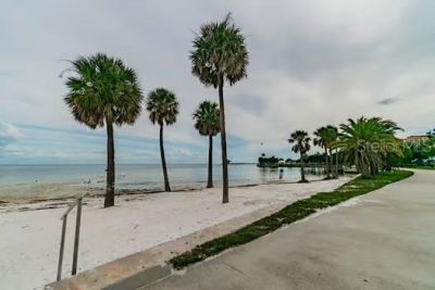 930 Montrose Boulevard N, Saint Petersburg, FL 33703 Photo