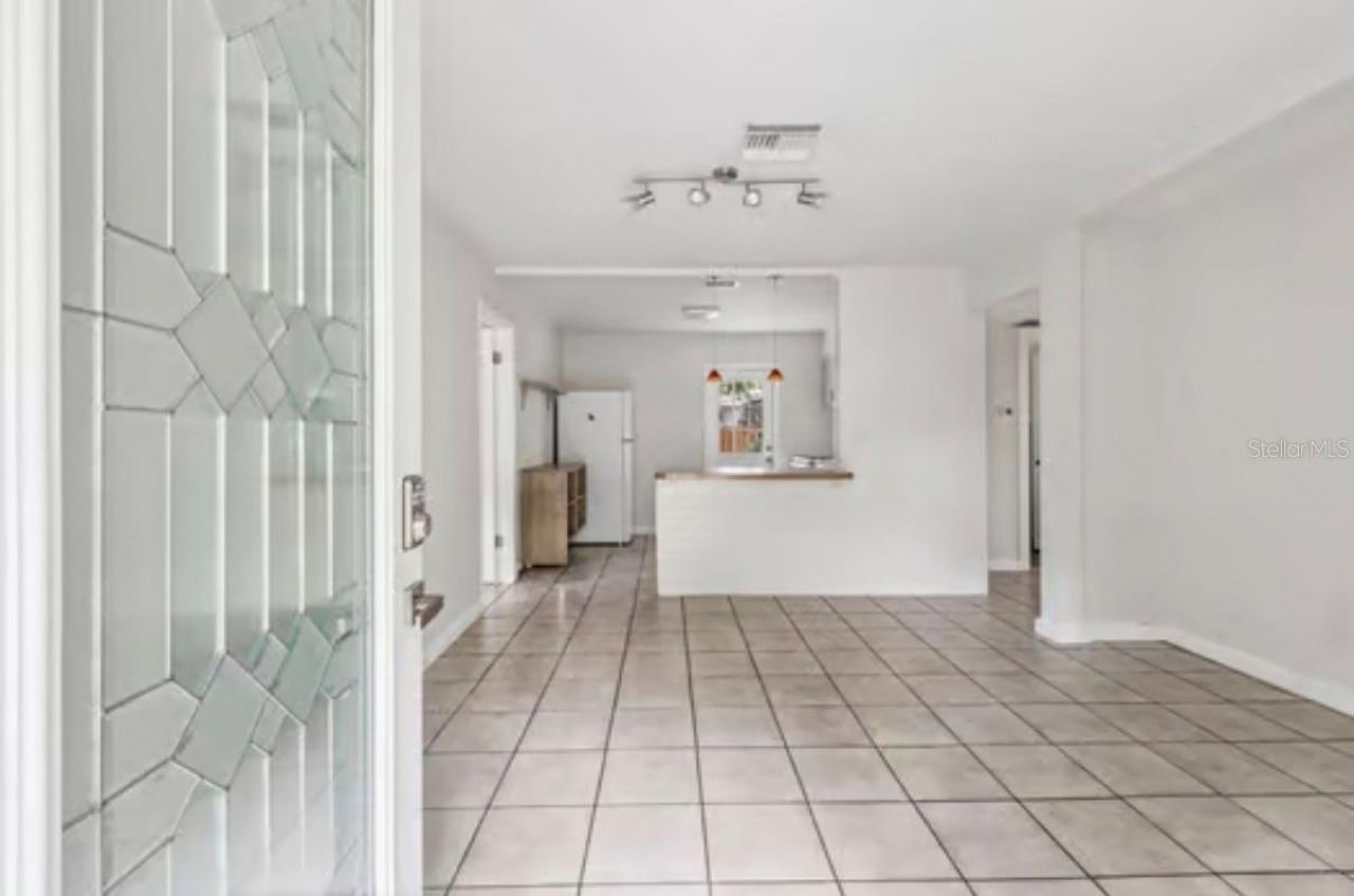 930 Montrose Boulevard N, Saint Petersburg, FL 33703 Photo