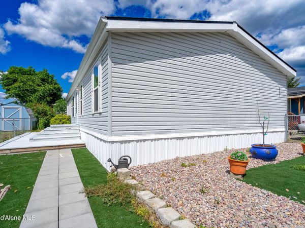 2037 W Yorkshire AVE , Coeur d'Alene, ID 83815
