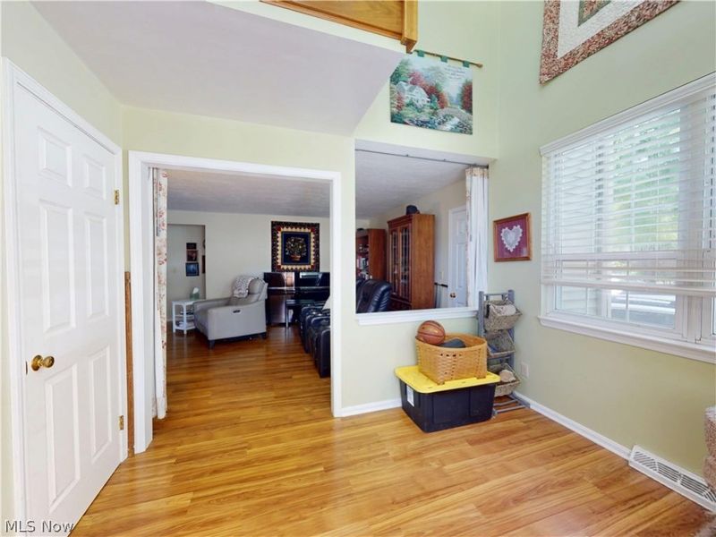 33430 Pettibone Road, Solon, OH 44139 Photo 3