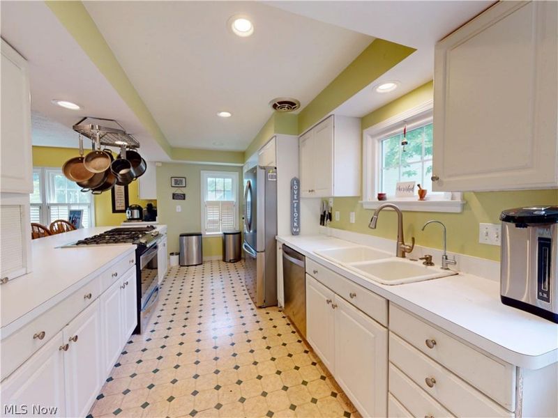33430 Pettibone Road, Solon, OH 44139 Photo 9