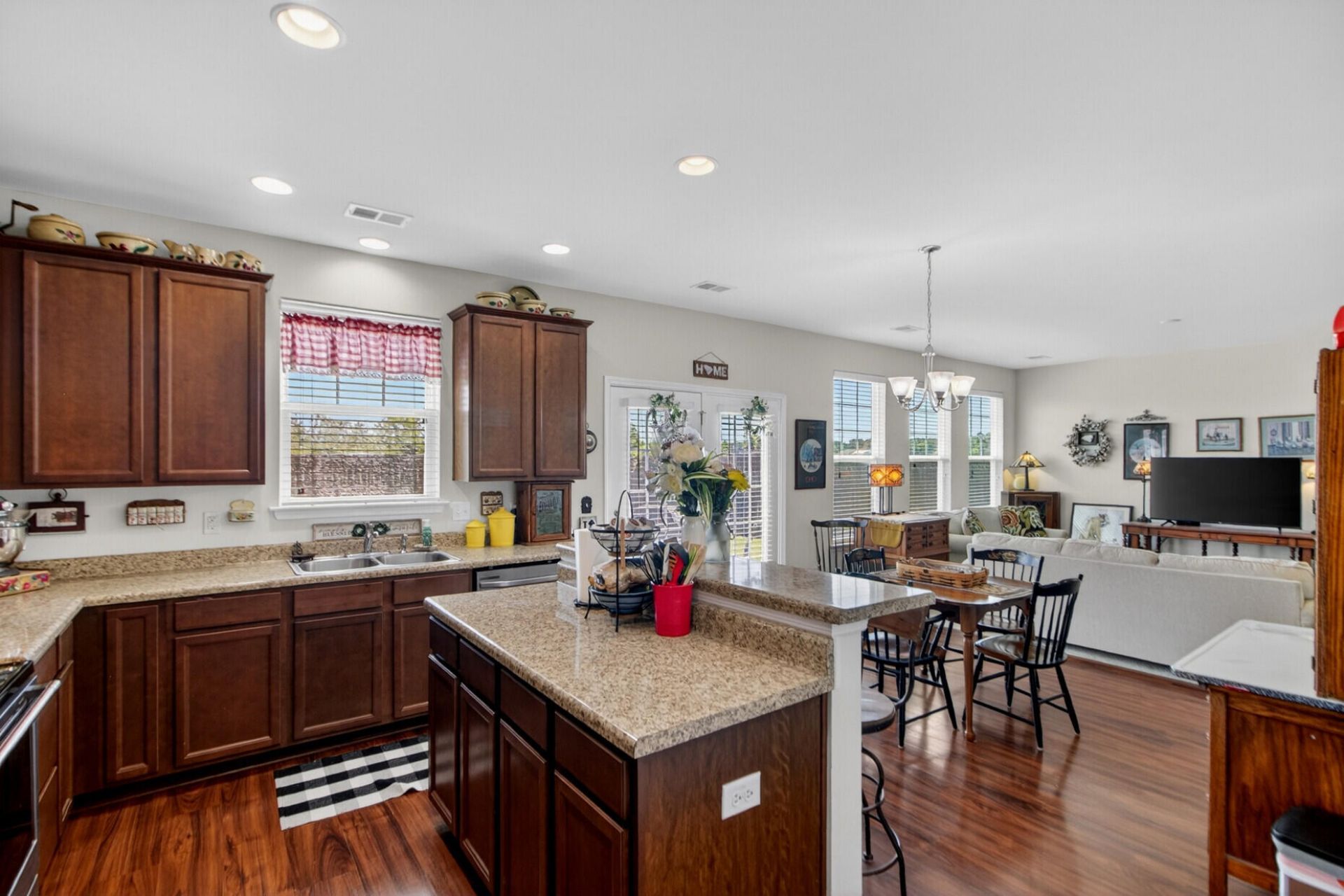 533 Pleasant Side Drive Photo 13