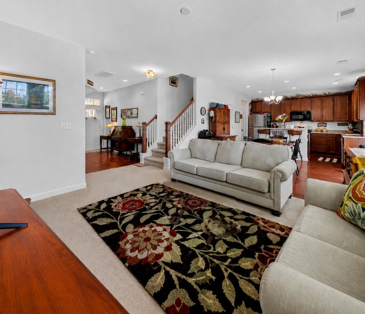 533 Pleasant Side Drive Photo 5