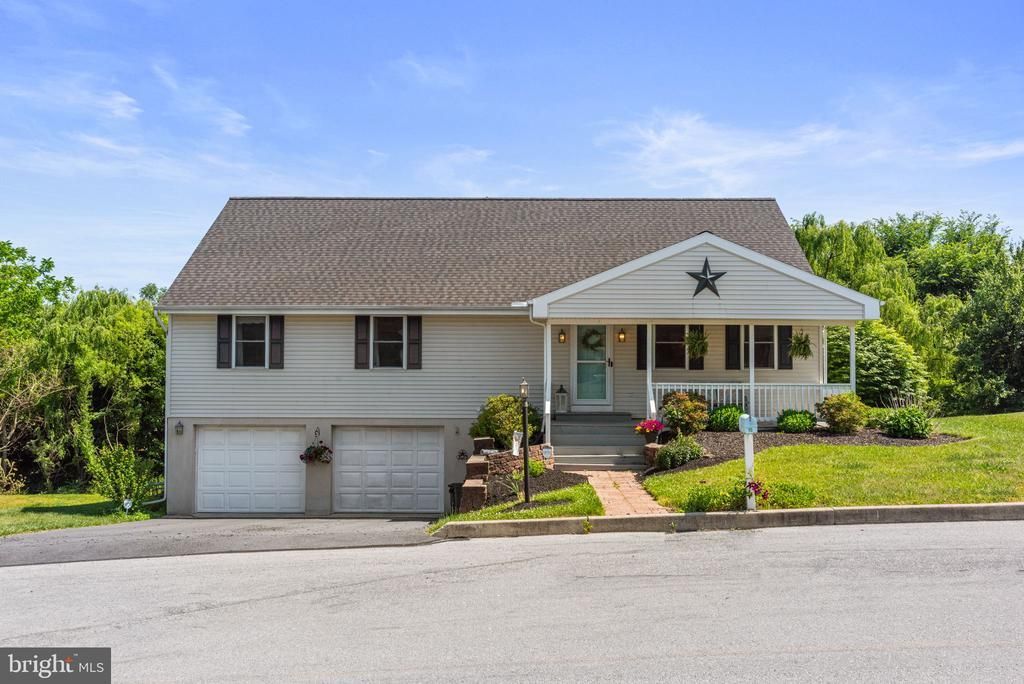 112 Beech Avenue, Fredericksburg, PA 17026 Main Photo