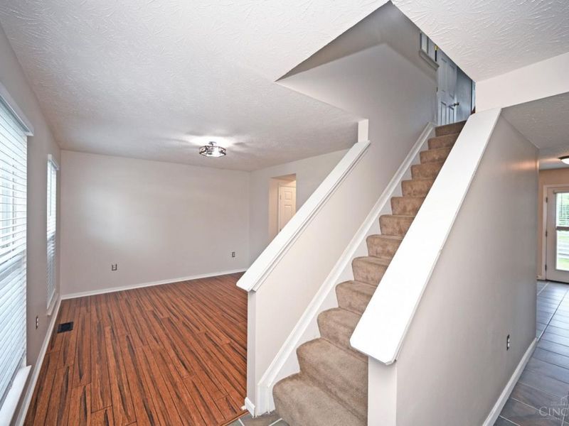 6067 Weber Oaks Drive, Miami Twp, OH 45140 Photo 5