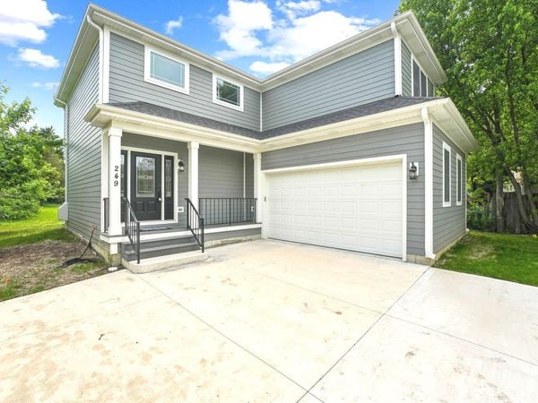 249 E Kenilworth Avenue, Villa Park, IL 60181