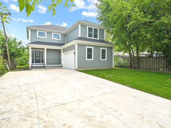 249 E Kenilworth Avenue , Villa Park, IL 60181