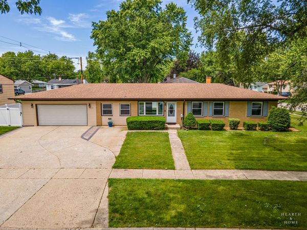6910 Juniper Street , Hanover Park, IL 60133