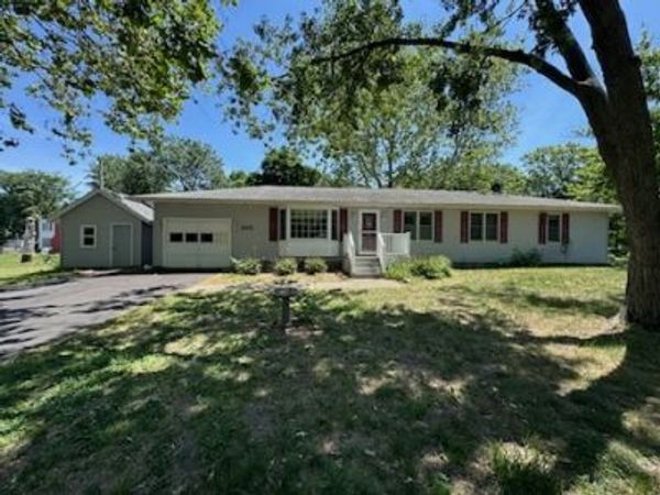 205 S Fremont Street , Tampico, IL 61283