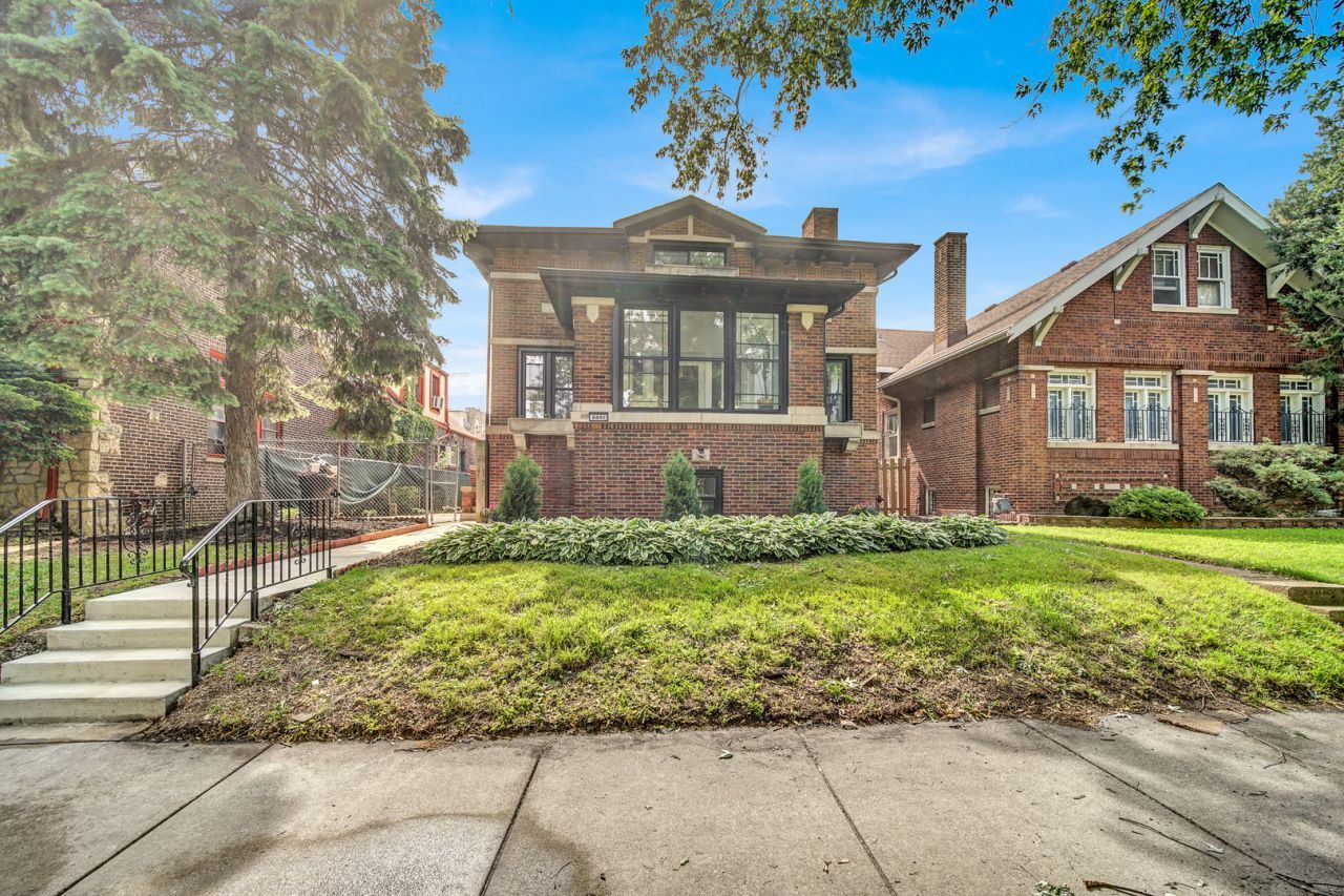 6840 S Cregier Avenue, Chicago, IL 60649 Main Photo