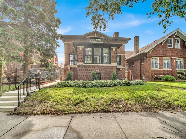 6840 S Cregier Avenue, Chicago, IL 60649