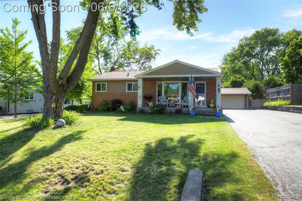 373 Tilmor Drive, Waterford Township, MI 48328 Main Photo