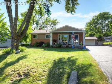 373 Tilmor Drive, Waterford Twp, MI 48328