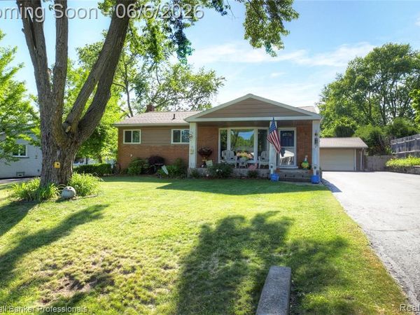 373 Tilmor Drive, Waterford Twp, MI 48328