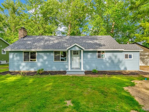 34 Pack Street, Croswell, MI 48422