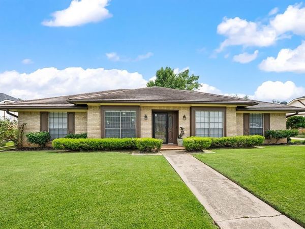 4306 Three Oaks Drive, Arlington, TX 76016