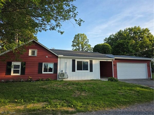 446 N Middle Street, Columbiana, OH 44408