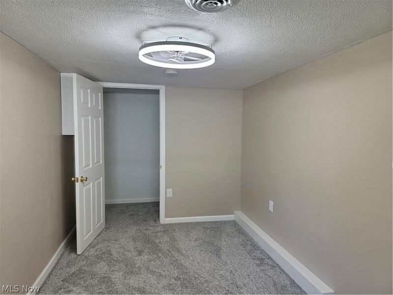 446 N Middle Street, Columbiana, OH 44408 Photo 13