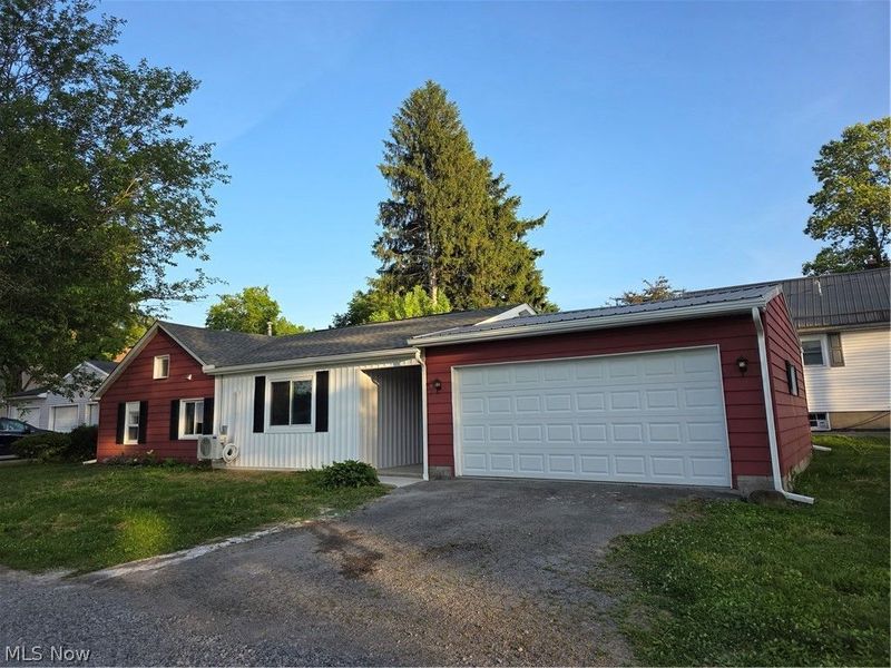 446 N Middle Street, Columbiana, OH 44408 Photo 5
