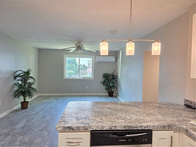 446 N Middle Street, Columbiana, OH 44408 Photo 6